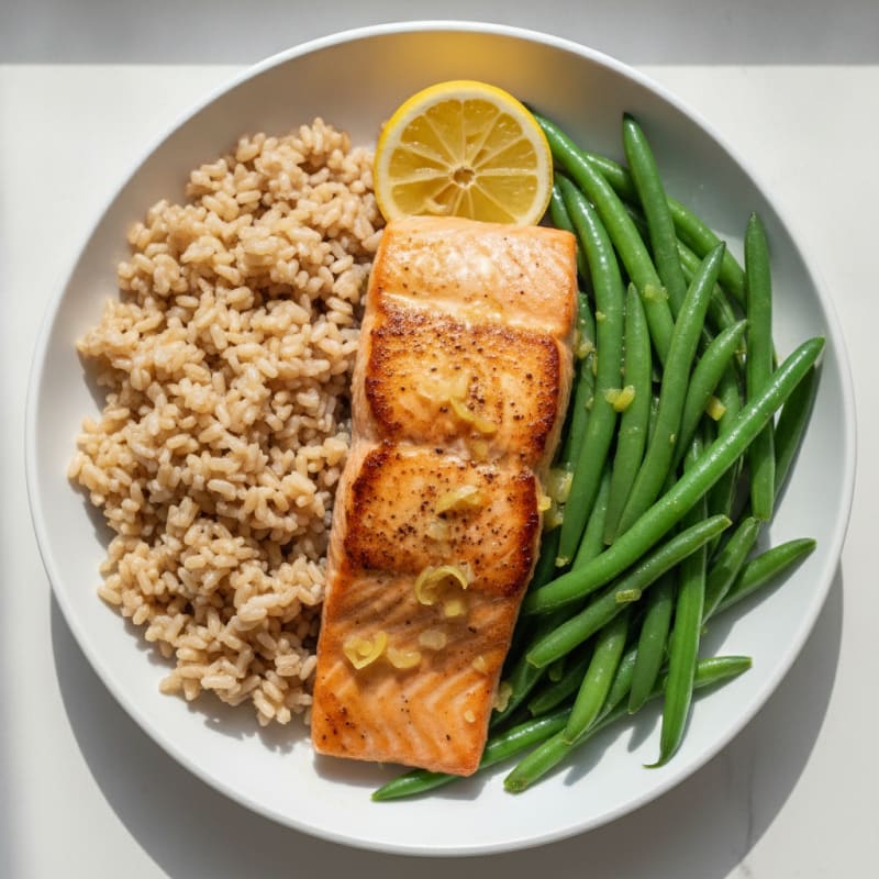 Seared Salmon with Steamed Green Beans and Brown Rice