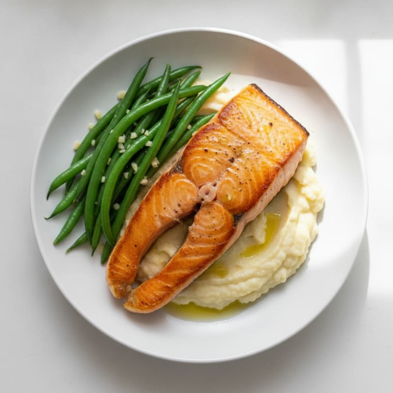 Seared Salmon with Steamed Green Beans and Cauliflower Mash