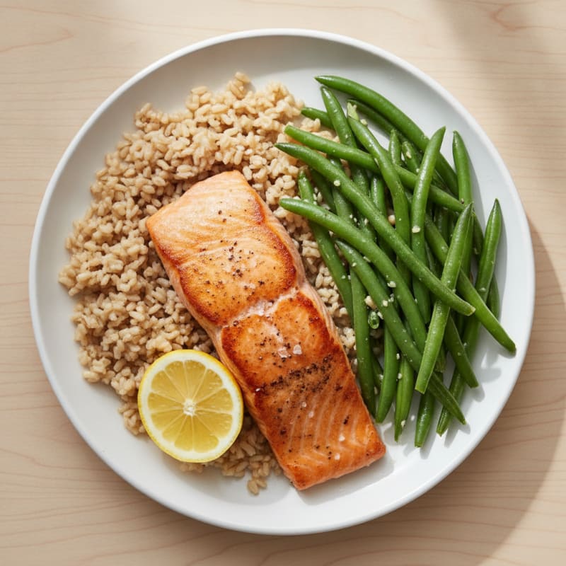 Seared Salmon with Steamed Green Beans and Brown Rice