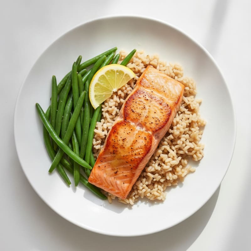 Seared Salmon Fillet with Steamed Green Beans and Brown Rice