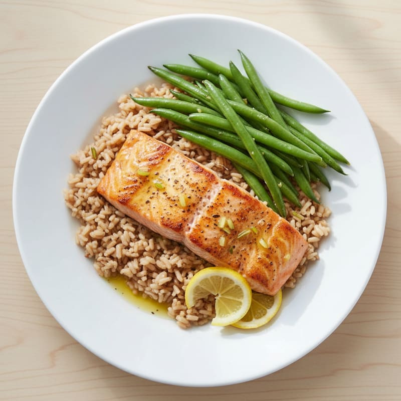 Seared Salmon Filet with Steamed Green Beans and Brown Rice