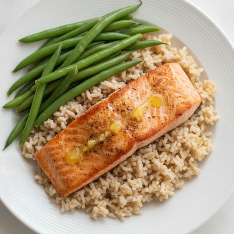 Seared Salmon with Steamed Green Beans and Brown Rice