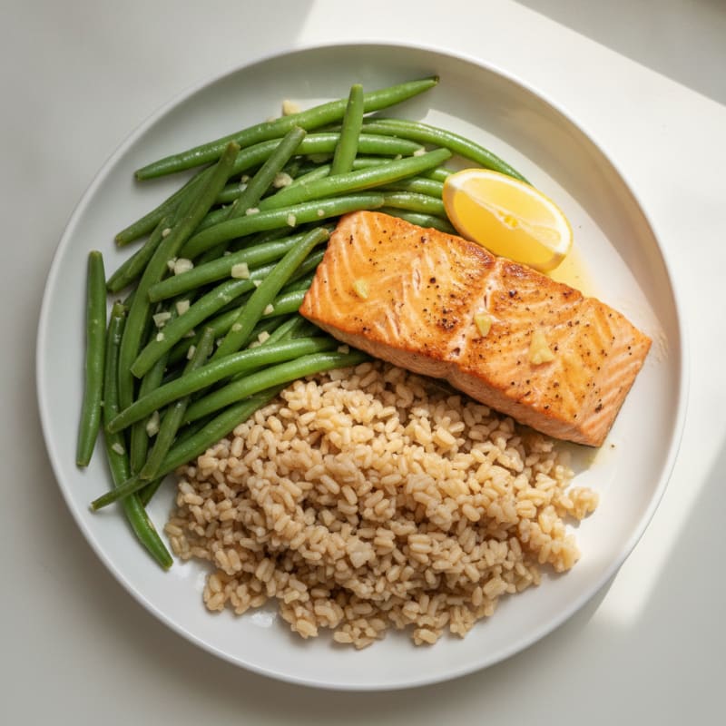 Seared Salmon with Steamed Green Beans and Brown Rice