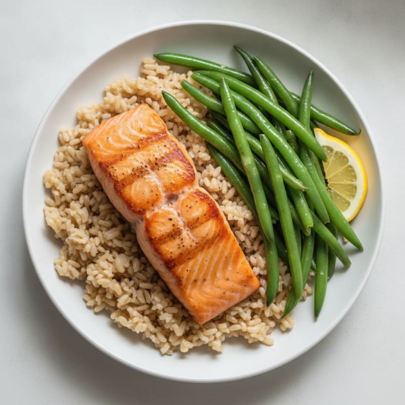 Seared Salmon with Steamed Green Beans and Brown Rice