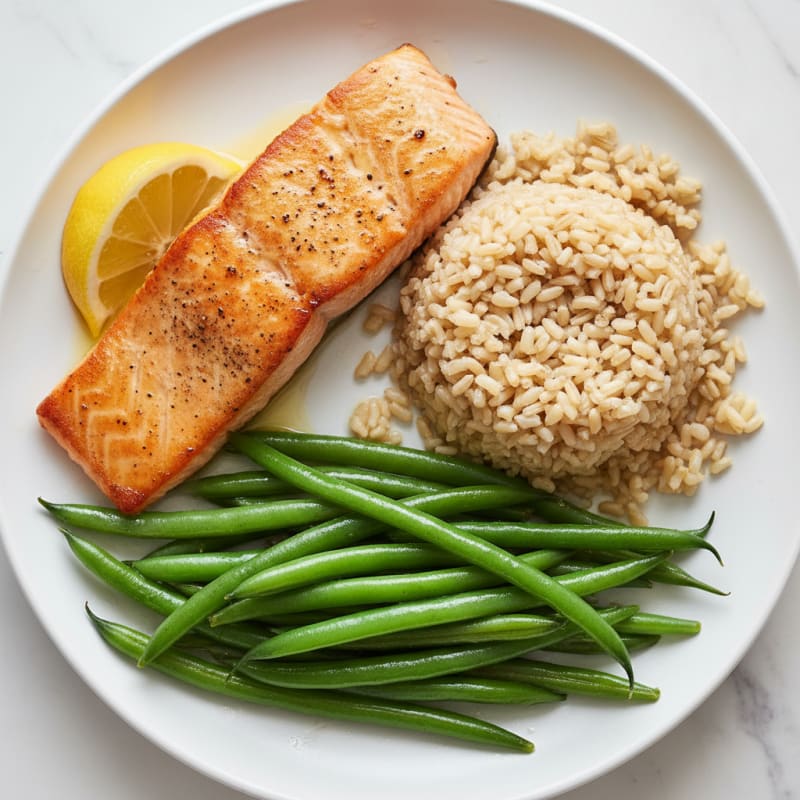 Seared Salmon with Steamed Green Beans and Brown Rice