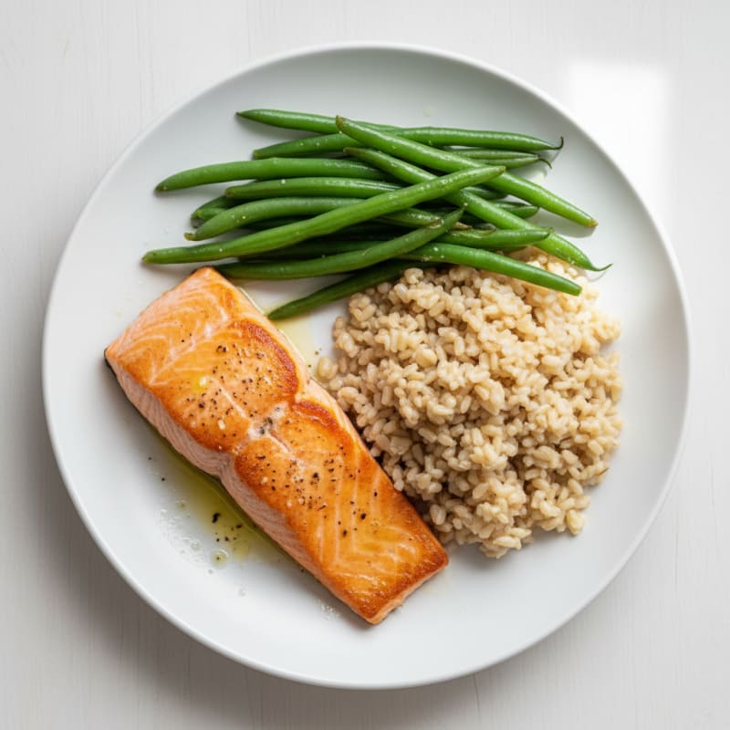 Seared Salmon with Steamed Green Beans and Brown Rice