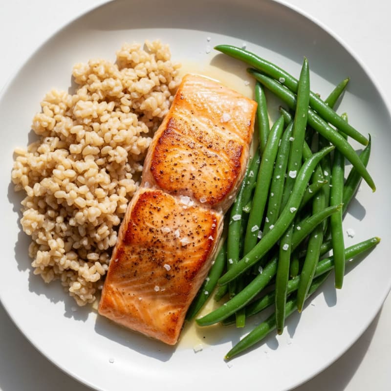 Seared Salmon with Steamed Green Beans and Brown Rice