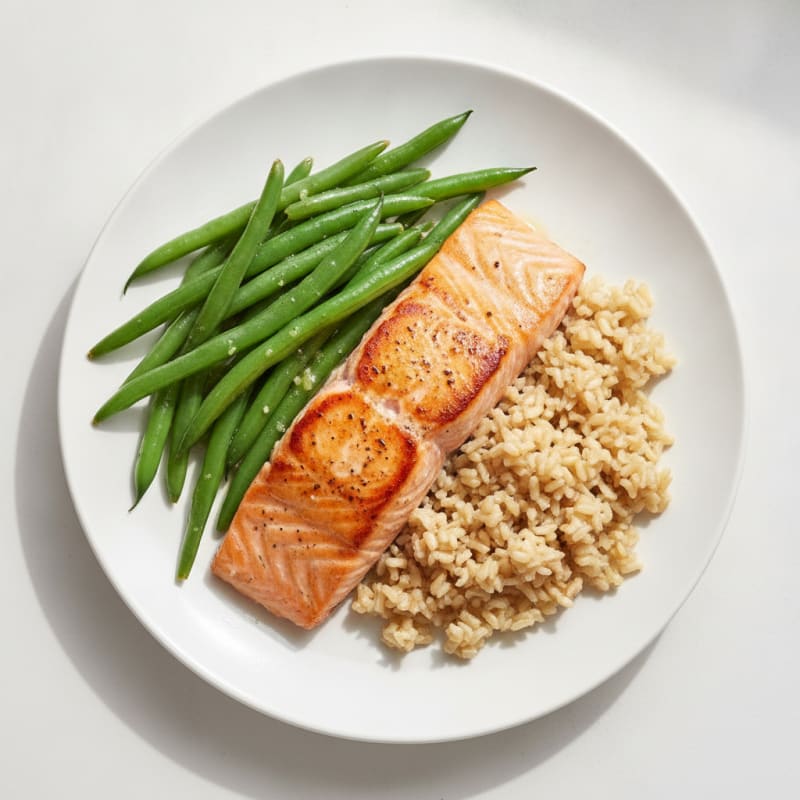 Seared Salmon with Steamed Green Beans and Brown Rice