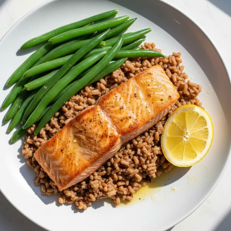 Seared Salmon with Steamed Green Beans and Brown Rice