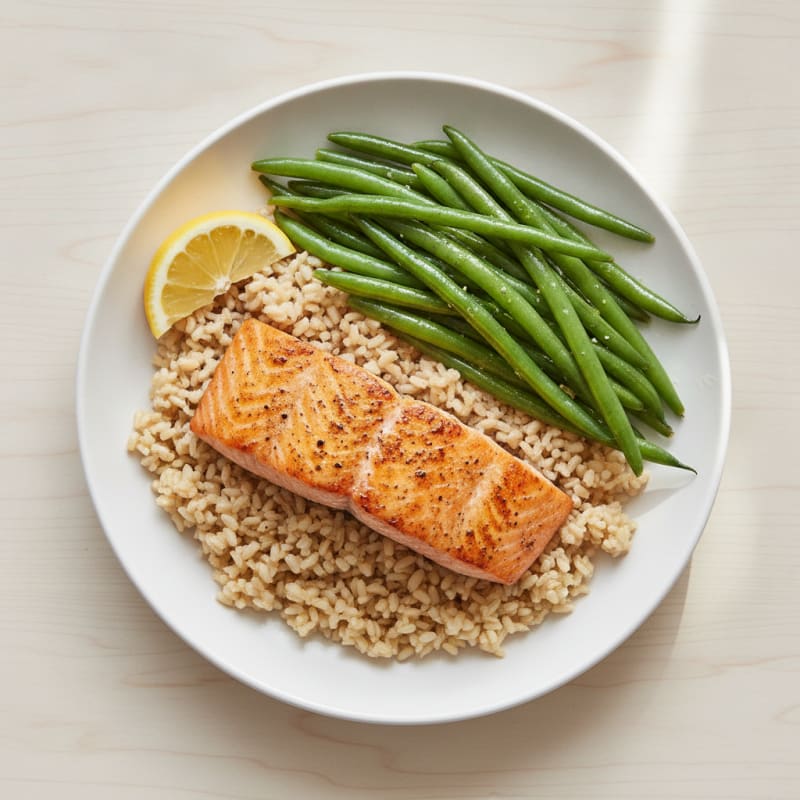 Seared Salmon with Steamed Green Beans and Brown Rice