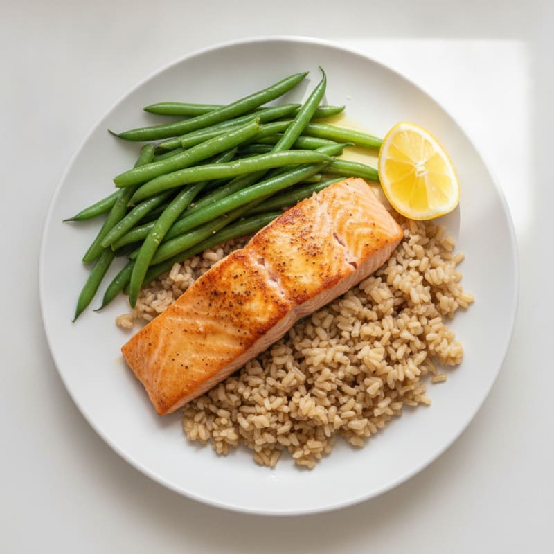 Seared Salmon with Steamed Green Beans and Brown Rice