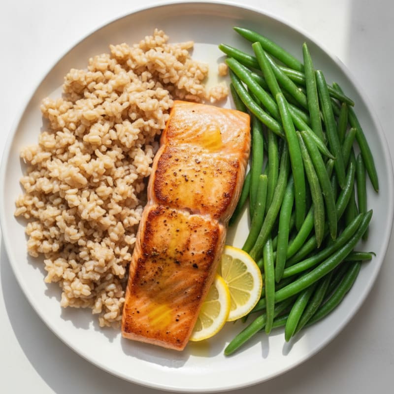 Seared Salmon with Steamed Green Beans and Brown Rice