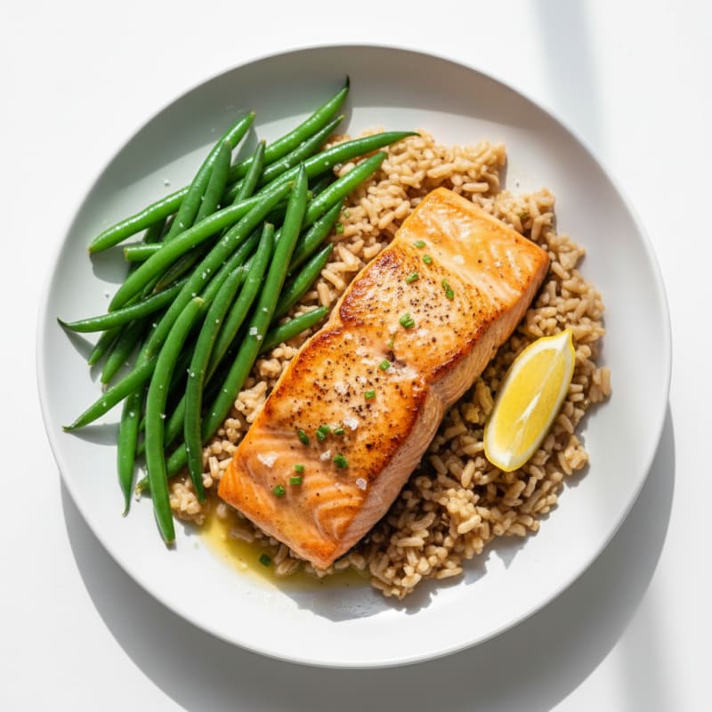 Seared Salmon with Steamed Green Beans and Brown Rice