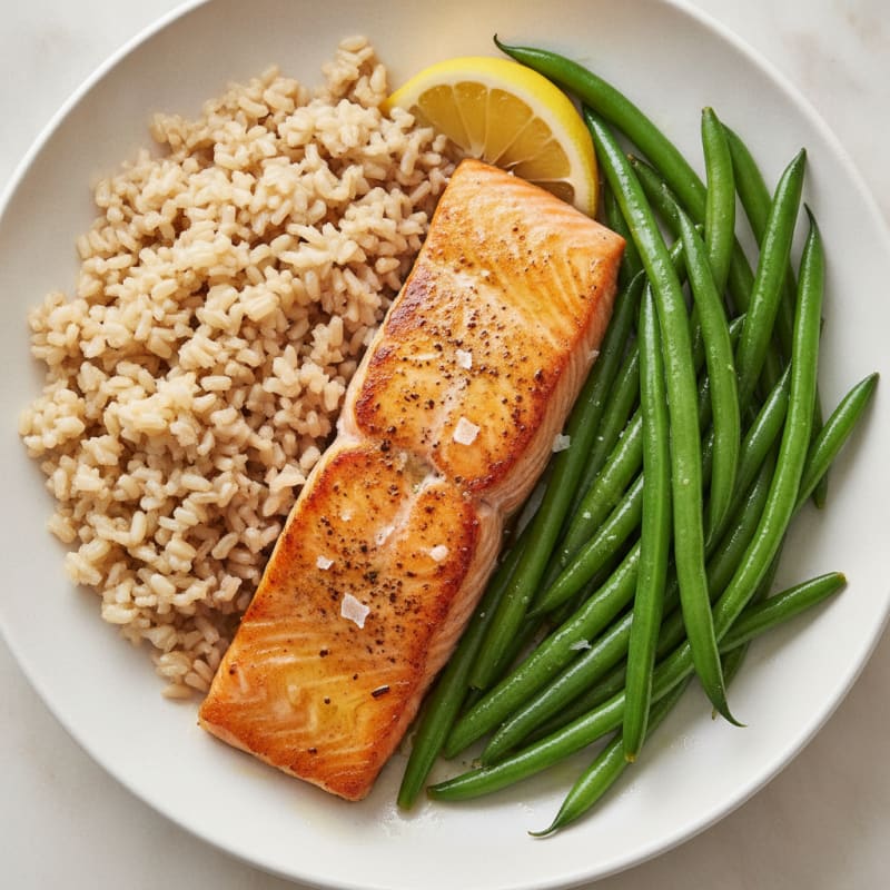Seared Salmon with Steamed Green Beans and Brown Rice
