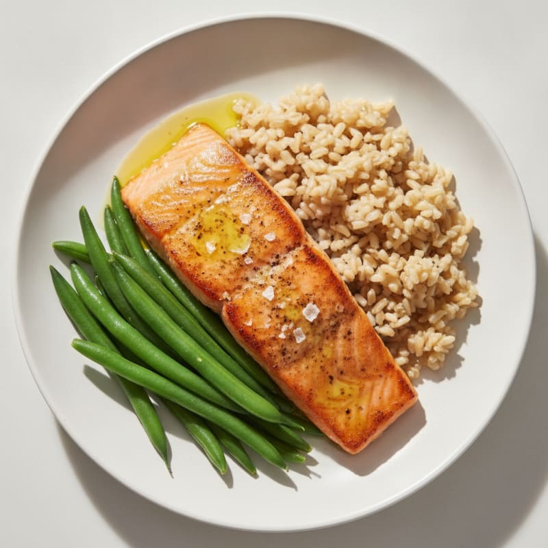 Seared Salmon Fillet with Steamed Green Beans and Brown Rice