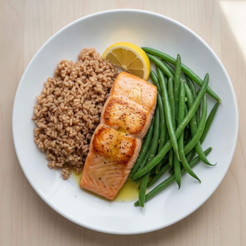 Seared Salmon Fillet with Steamed Green Beans and Brown Rice