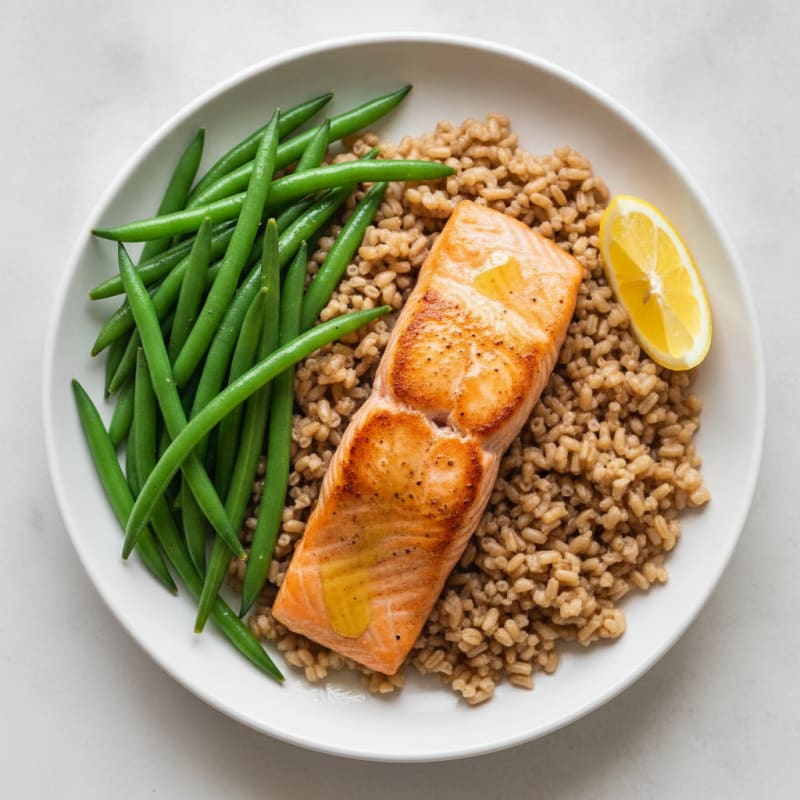 Seared Salmon Fillet with Steamed Green Beans and Brown Rice