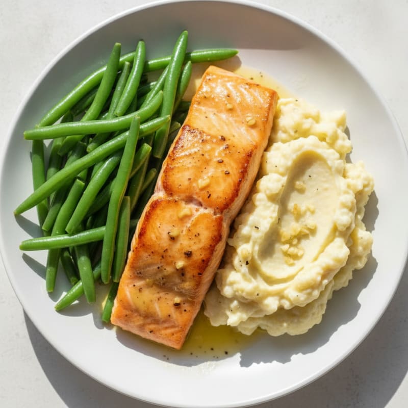 Seared Salmon with Steamed Green Beans and Garlic Mashed Cauliflower