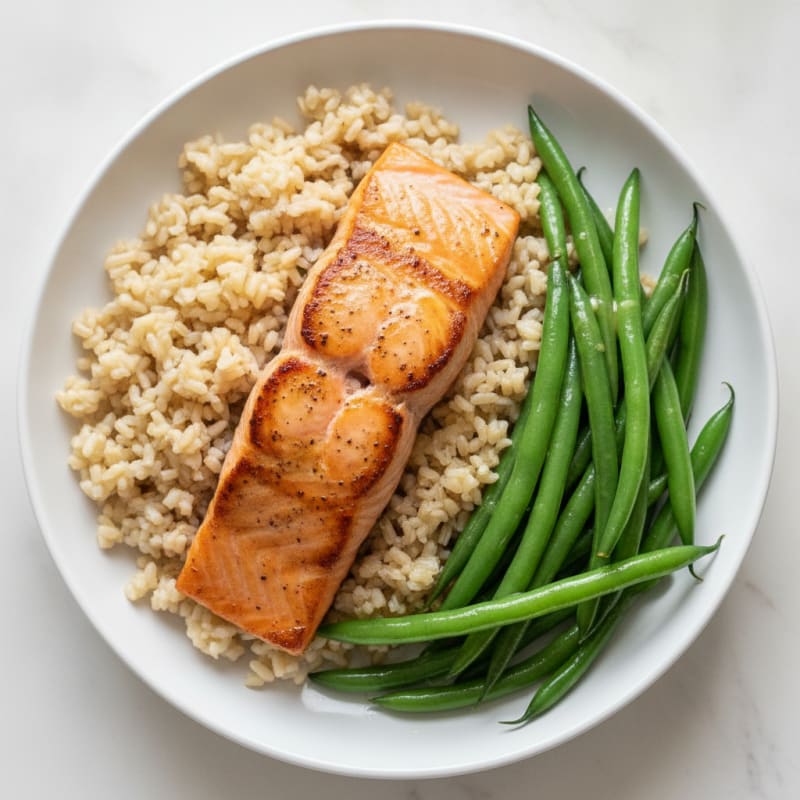 Seared Salmon Fillet with Steamed Green Beans and Brown Rice