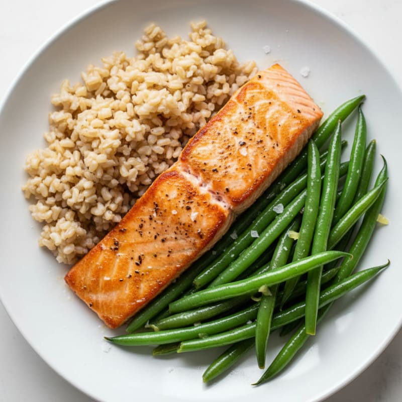 Seared Salmon with Steamed Green Beans and Brown Rice