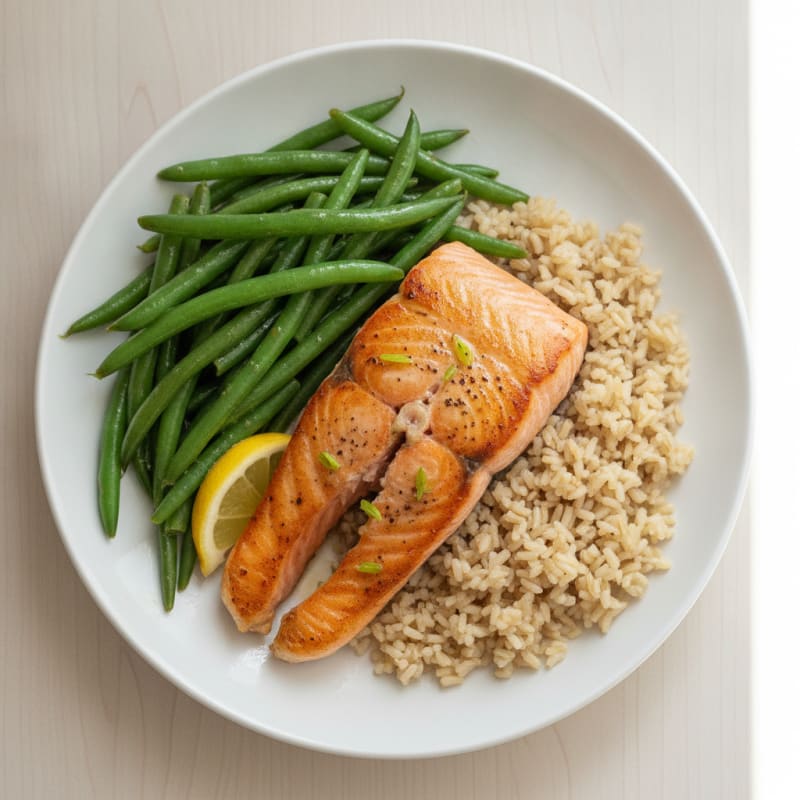 Seared Salmon with Steamed Green Beans and Brown Rice