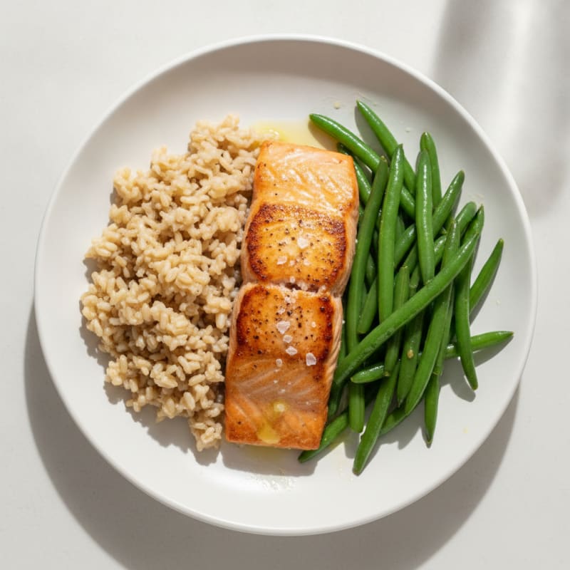 Seared Salmon Fillet with Steamed Green Beans and Brown Rice