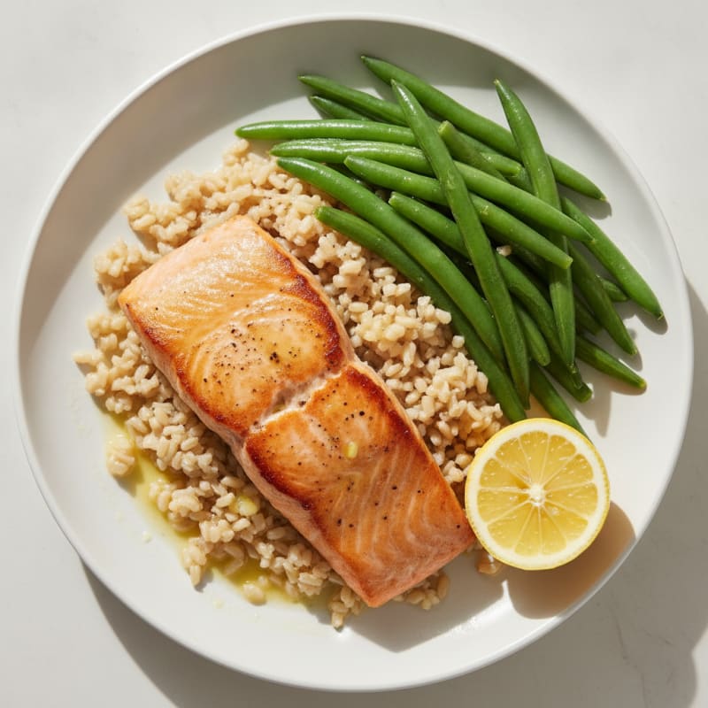Pan-Seared Salmon with Steamed Green Beans and Brown Rice