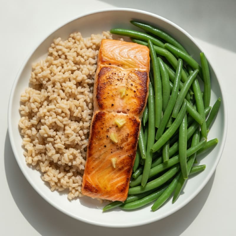 Seared Salmon with Steamed Green Beans and Brown Rice