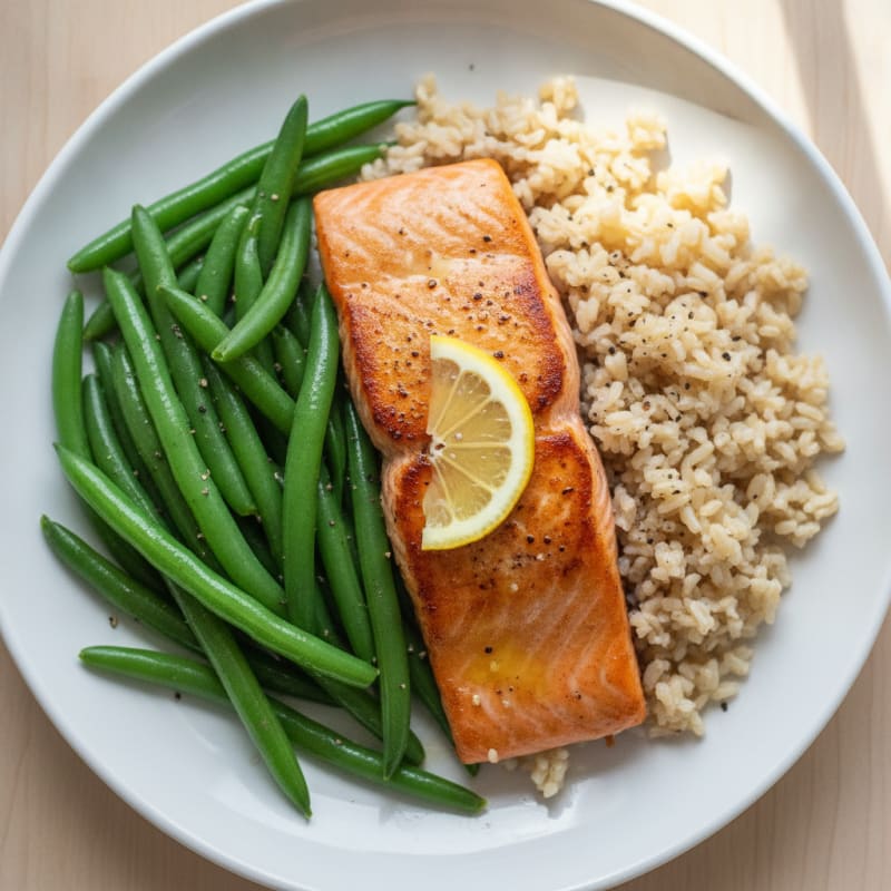Seared Salmon Fillet with Steamed Green Beans and Brown Rice