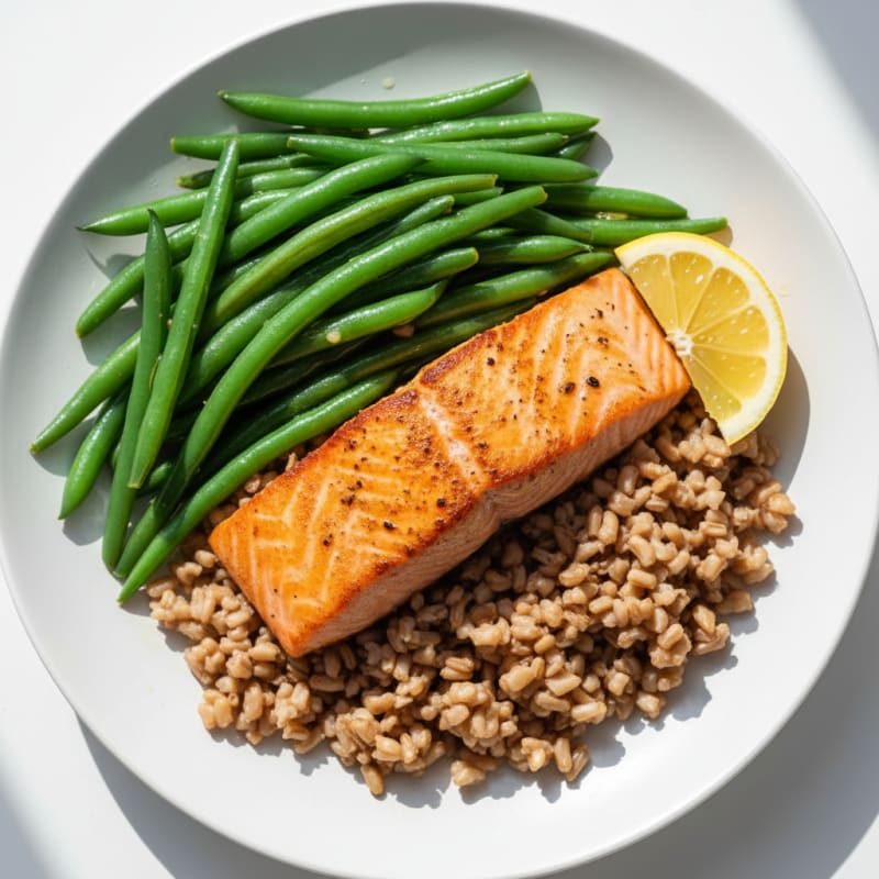 Seared Salmon with Steamed Green Beans and Brown Rice