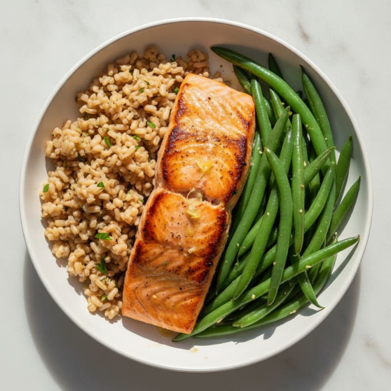 Seared Salmon with Steamed Green Beans and Brown Rice