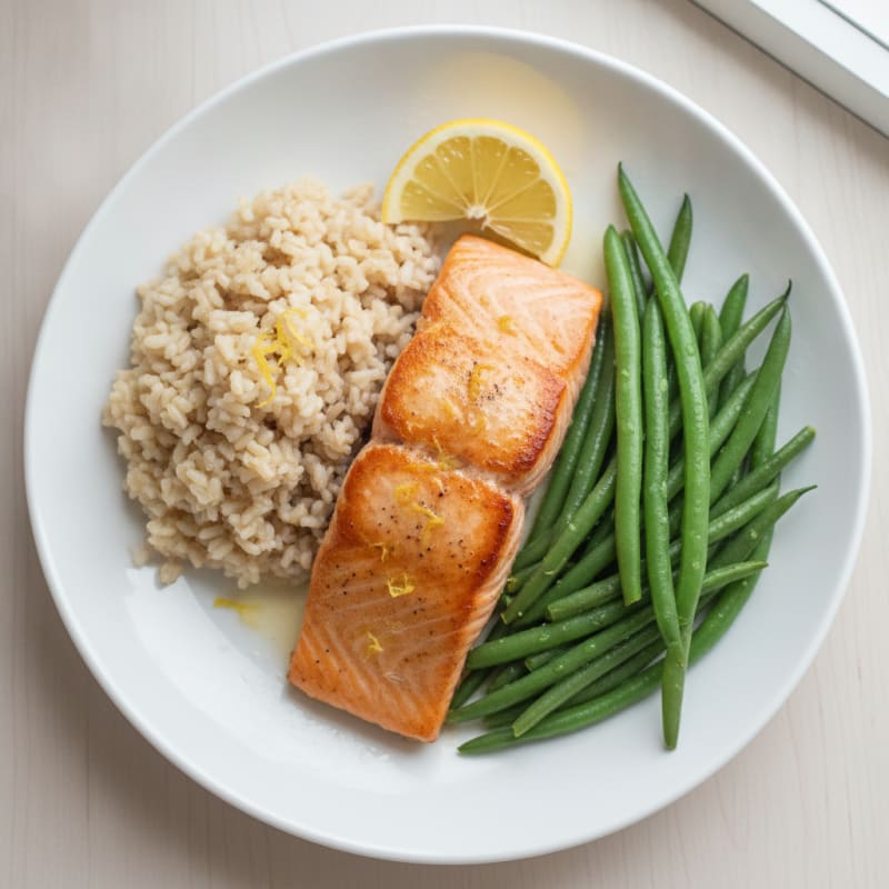 Seared Salmon with Steamed Green Beans and Brown Rice