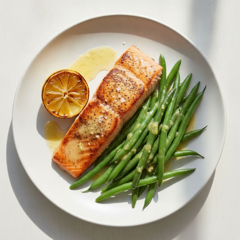 Seared Salmon Fillet with Steamed Green Beans and Lemon