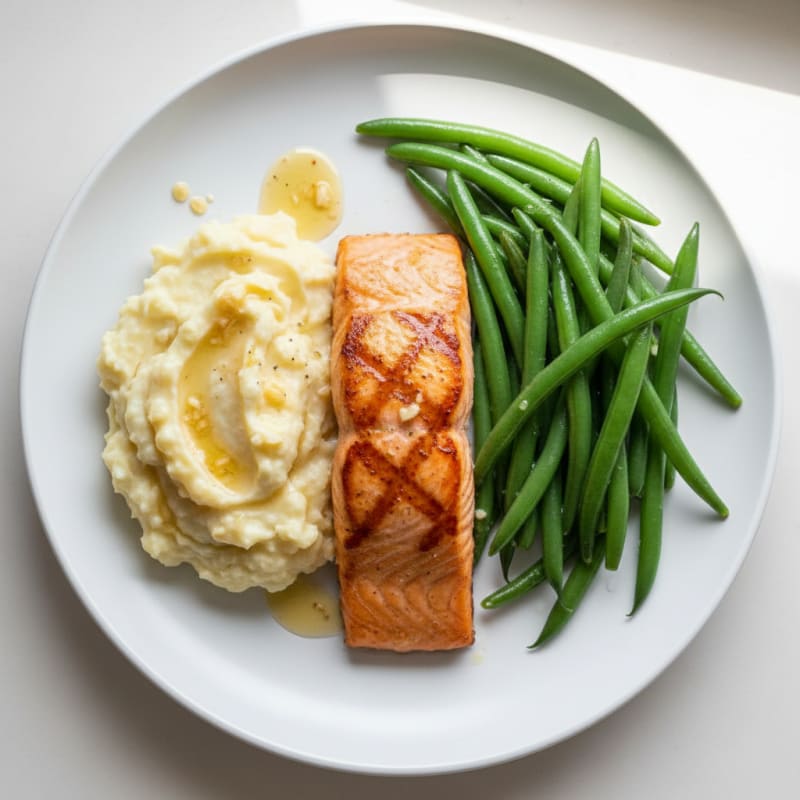 Seared Salmon Fillet with Steamed Green Beans and Garlic Mashed Cauliflower