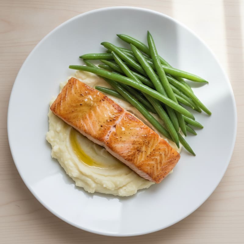 Seared Salmon with Steamed Green Beans and Garlic Mashed Cauliflower