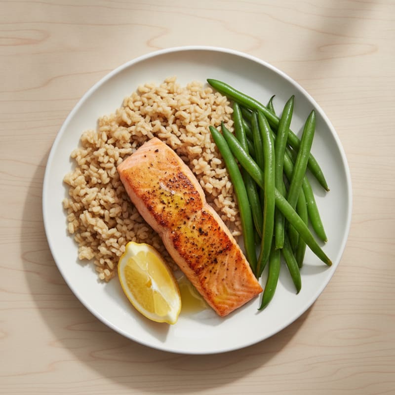 Seared Salmon Filet with Steamed Green Beans and Brown Rice