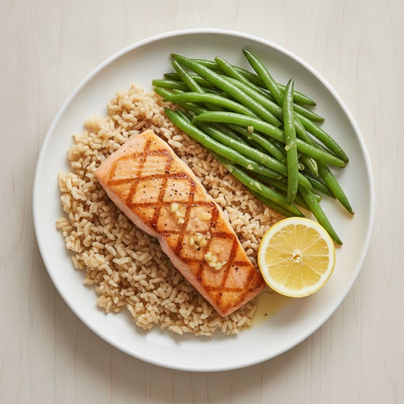 Seared Salmon Filet with Steamed Green Beans and Brown Rice