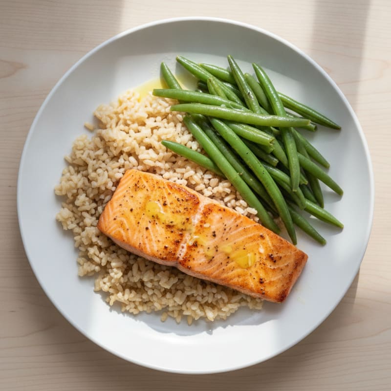Seared Salmon Fillet with Steamed Green Beans and Brown Rice
