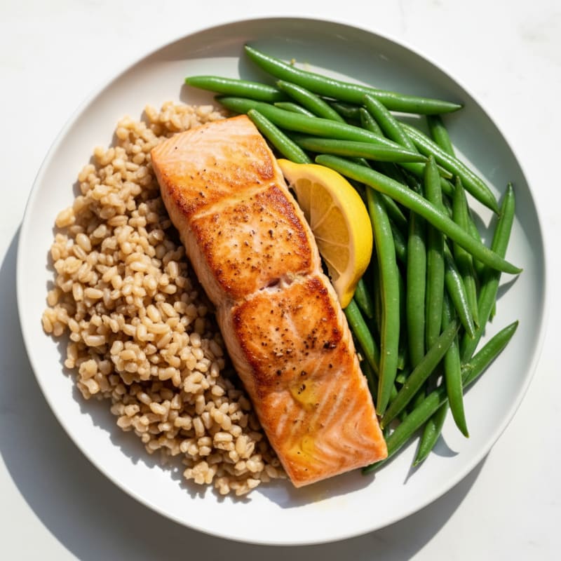 Seared Salmon with Steamed Green Beans and Brown Rice