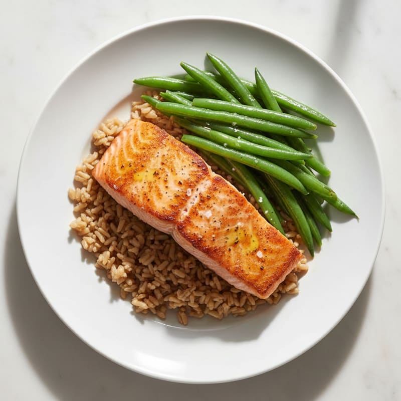 Seared Salmon with Steamed Green Beans and Brown Rice