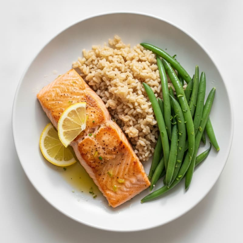Seared Salmon Fillet with Steamed Green Beans and Brown Rice