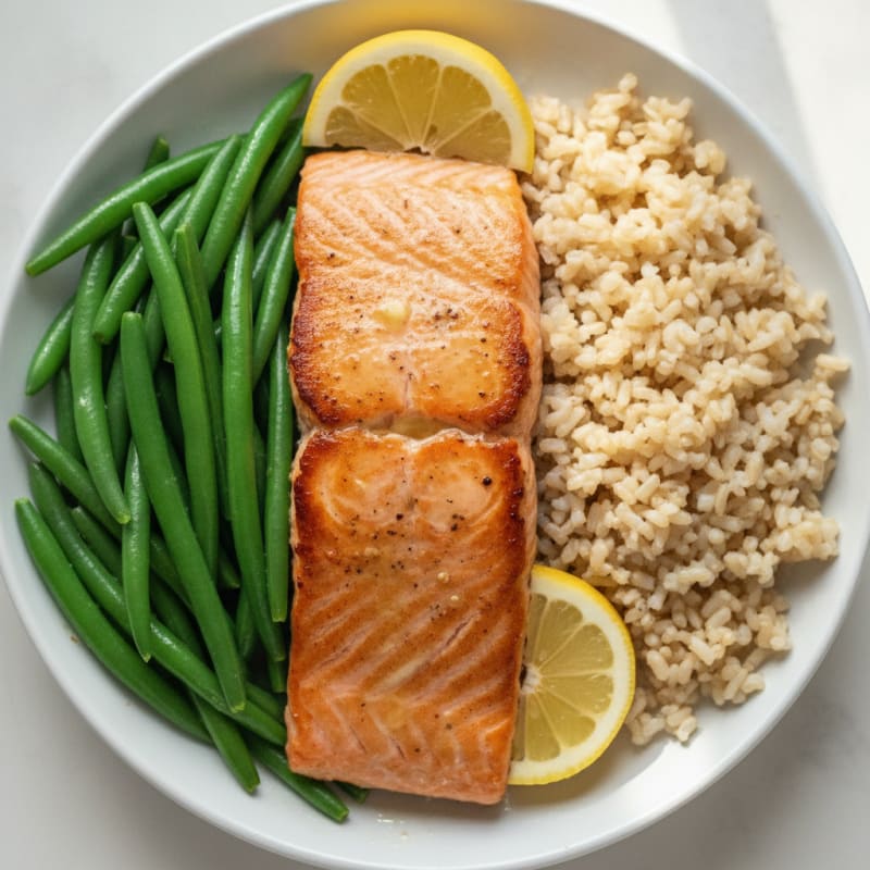 Seared Salmon with Steamed Green Beans and Brown Rice