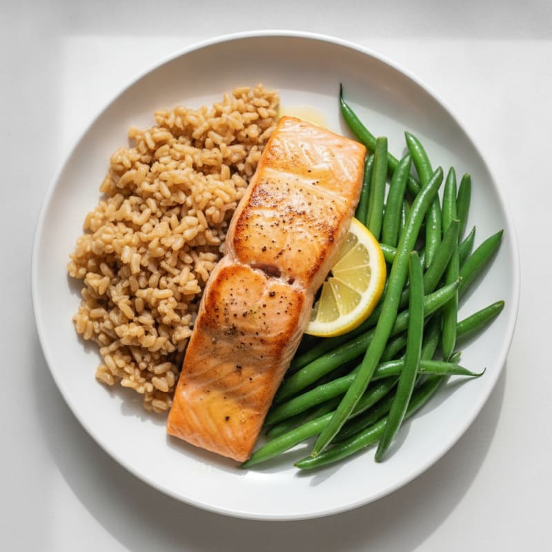 Seared Salmon Fillet with Steamed Green Beans and Brown Rice