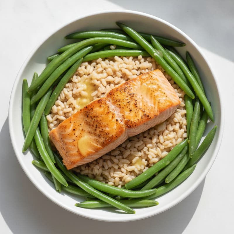 Seared Salmon Fillet with Steamed Green Beans and Brown Rice
