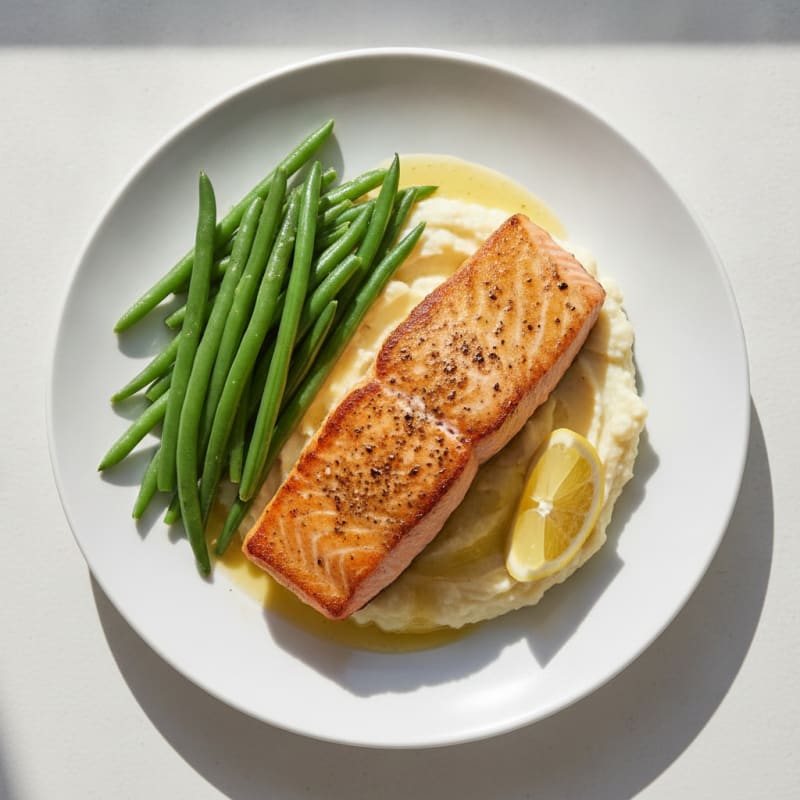 Seared Salmon Fillet with Steamed Green Beans and Garlic Mashed Cauliflower