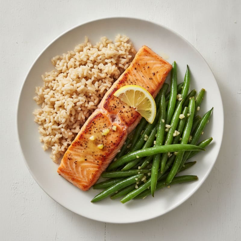 Seared Salmon Fillet with Garlicky Green Beans and Brown Rice