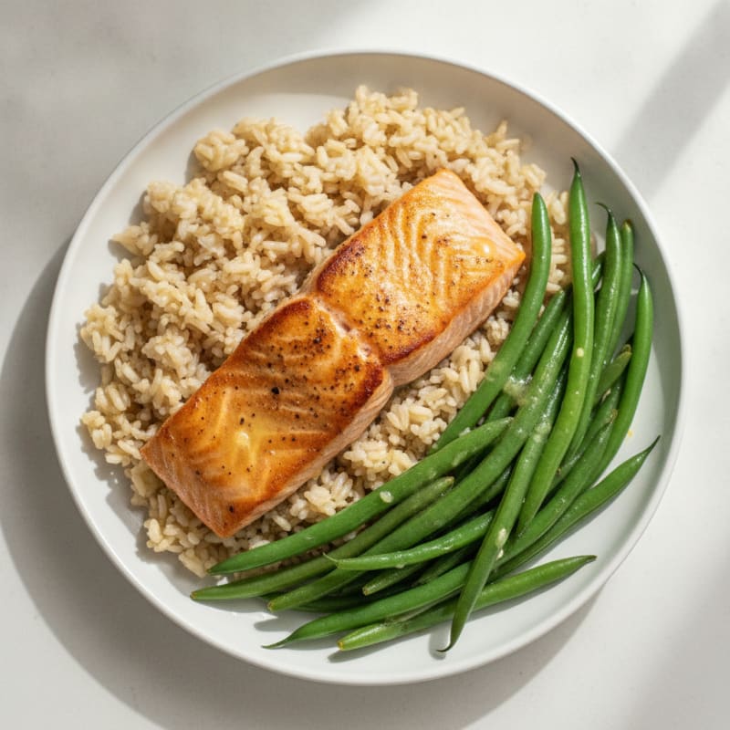 Pan Seared Salmon with Steamed Green Beans and Brown Rice