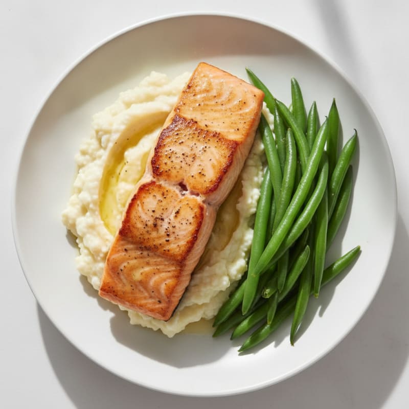 Seared Salmon with Steamed Green Beans and Garlic Mashed Cauliflower
