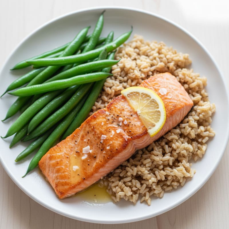 Seared Salmon with Steamed Green Beans and Brown Rice