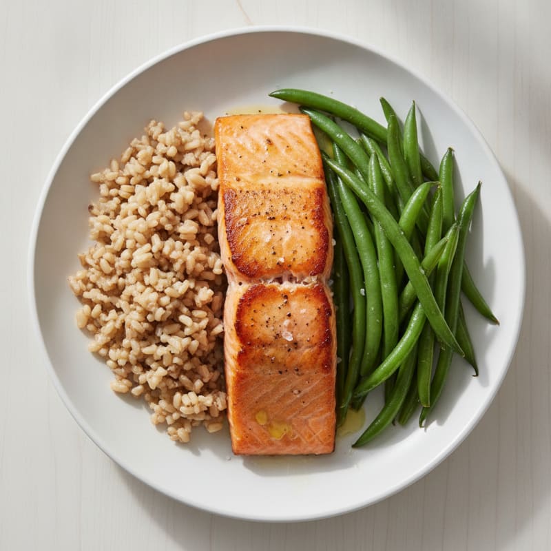 Seared Salmon with Steamed Green Beans and Brown Rice